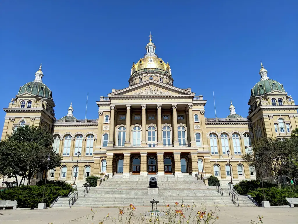 Iowa Signs SF 2289 to Crack Down on Sweepstakes